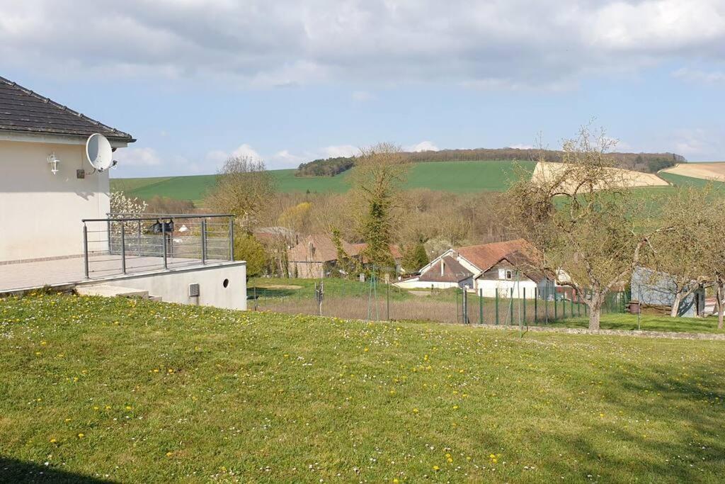 Villa Le Bellevue A 1 H 30 De Paris Et 20 Km De Troyes Estissac Exterior foto